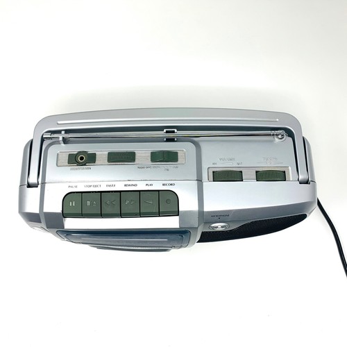 Lenoxx Sound AM/FM Radio Cassette Recorder CT-992 4C Battery or AC - Picture 2 of 8
