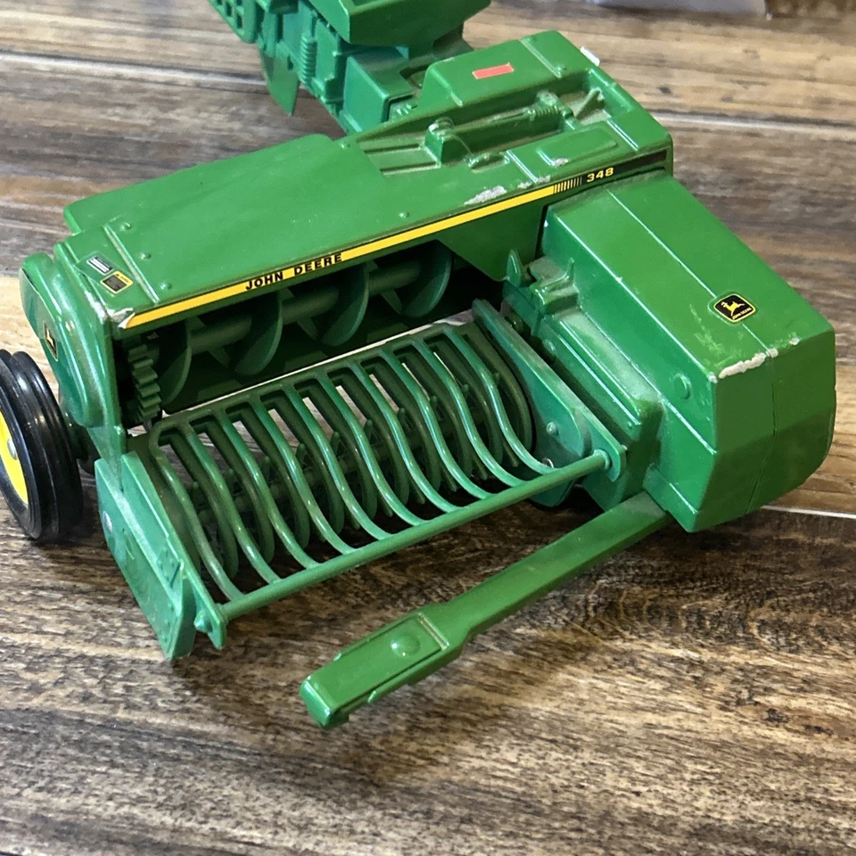 Vintage ERTL John Deere Square Kick Baler No. 348 Diecast Scale 1/16 - Image 3 of 4