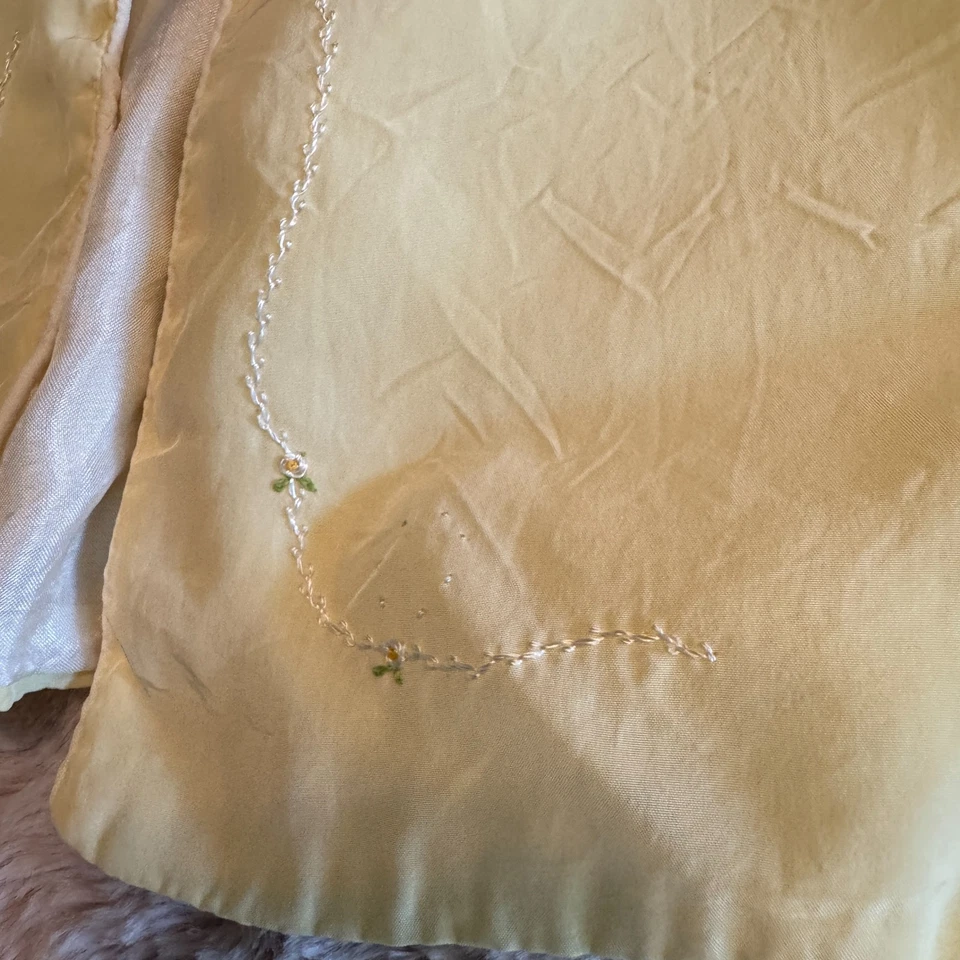 Винтажная детская рубашка 60-х желтая атласная шелковистая вышитая унисекс галстук-галстук - Изображение 2 из 4