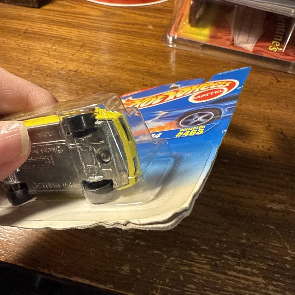 Tarjeta Hot Wheels Pontiac Fiero 2m4 # 463 de Mattel Foto 2 de 4