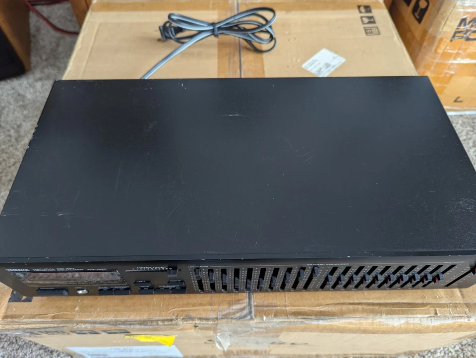 Ecualizador gráfico Yamaha EQ-550 para Foto 2 de 3