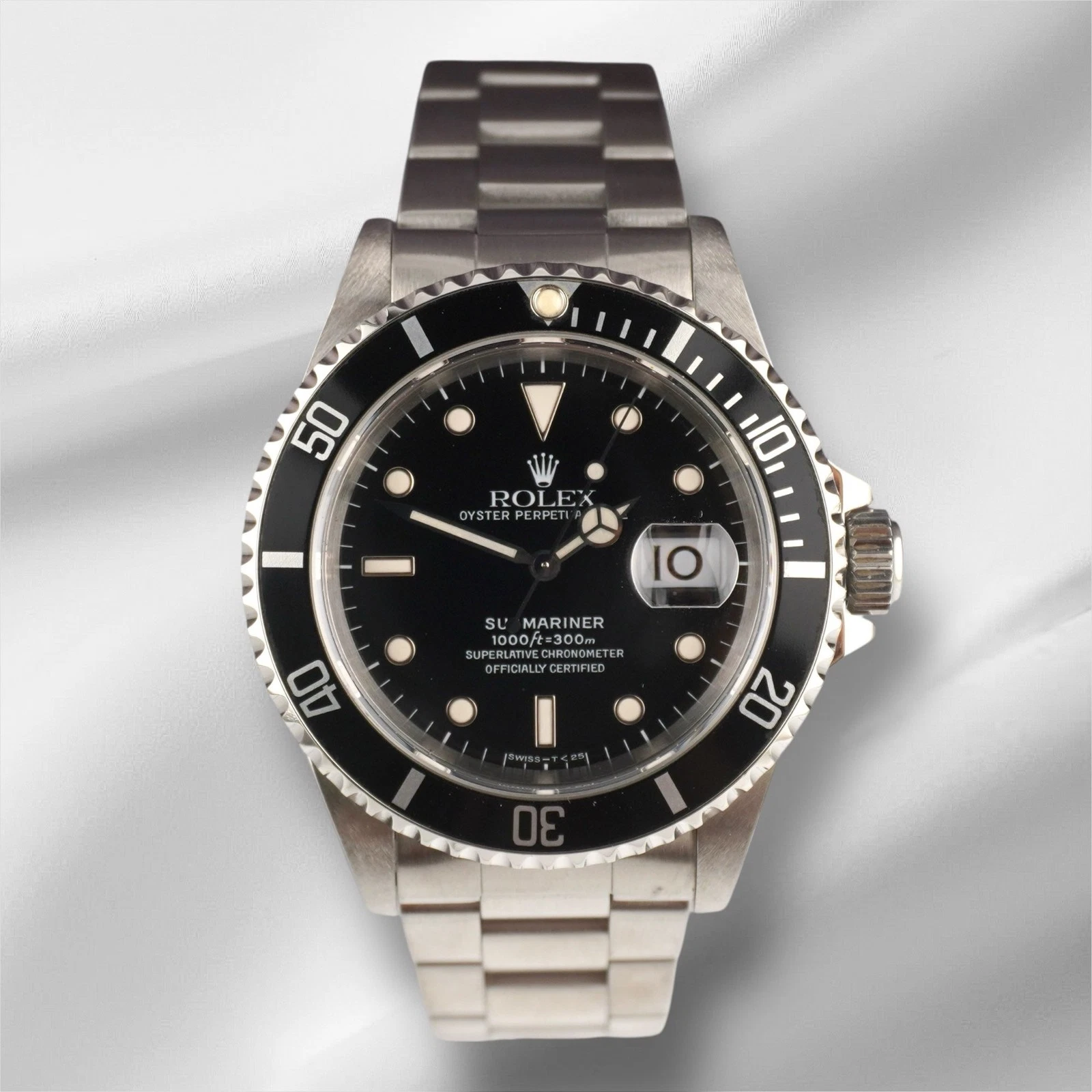 Rolex — Rolex 40mm Submariner Date Steel Black Dial Men's Watch 16610 Papers