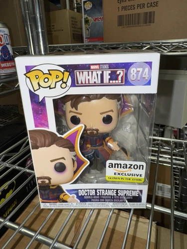 Funko Pop! Marvel: ¿Y si..? Dr. Strange Supreme #874 Glow Amazon GITD en mano