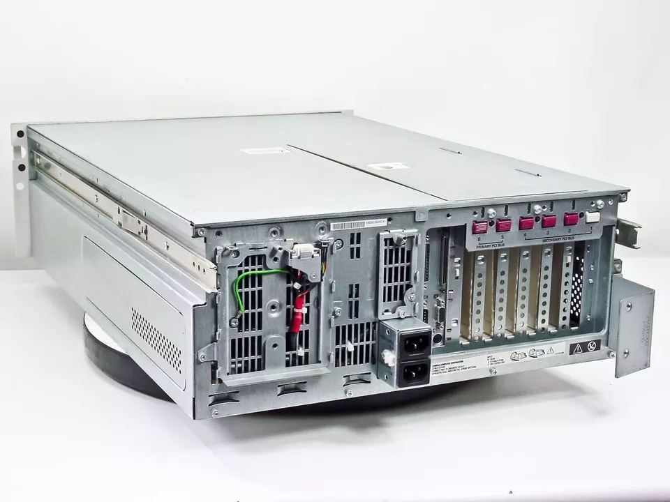 Compaq 6400R Proliant PIII Xeon 550Mhz Processors - No Fans - As Is / For Parts - Image 2 of 4