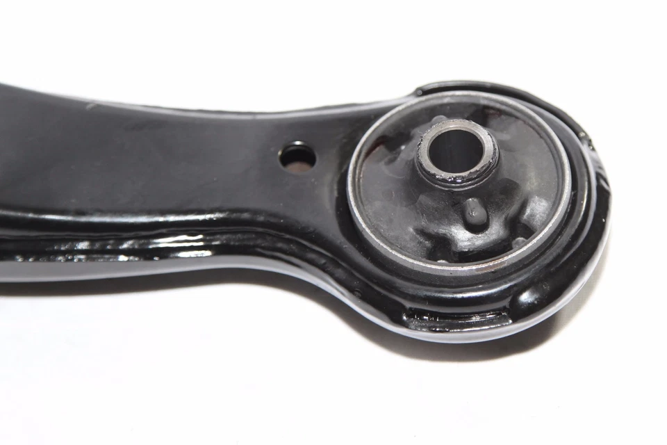 Brazos de control inferiores delanteros derecho+derecho negros para Toyota Sienna 98-03 Foto 4 de 4