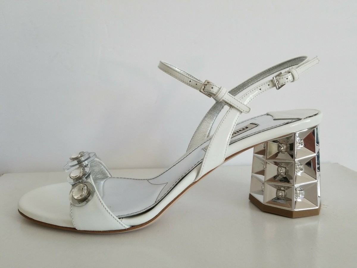 【美品】miumiu シルバークリスタルストラップ付ヒールサンダル 36 美品】miumiu シルバークリスタルストラップ付ヒールサンダル 36