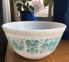 Pyrex Amish Butterprint Mixing Bowl #402 1 1/2 Qt White Turquoise Blue Folk Art