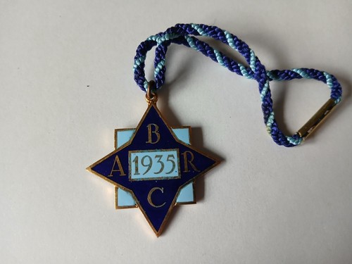Brooklands badge set 1935 Brooklands member and 2 guest badges 1935 - Picture 2 of 9