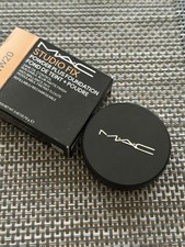 MAC Studio Fix Powder Plus Foundation In Shade NW20 