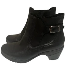 Spring Step Black Leather Women’s Ankle Boots SZ 7.