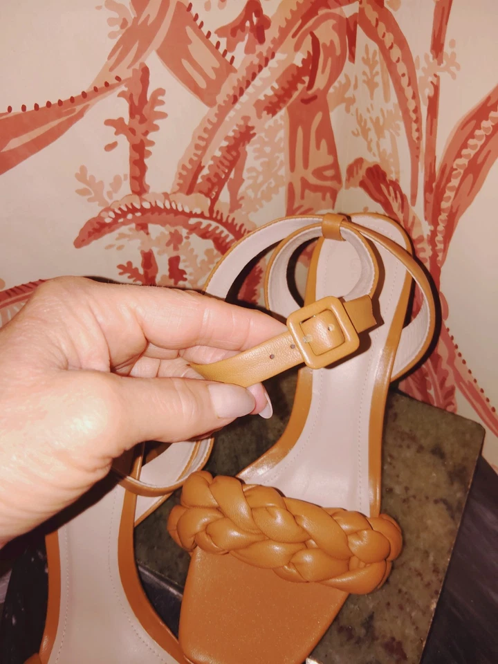 NWT $250 Saks 5th Ave Braided Leather Heels Sandals Tan Cognac Sz 7 - Image 4 of 4
