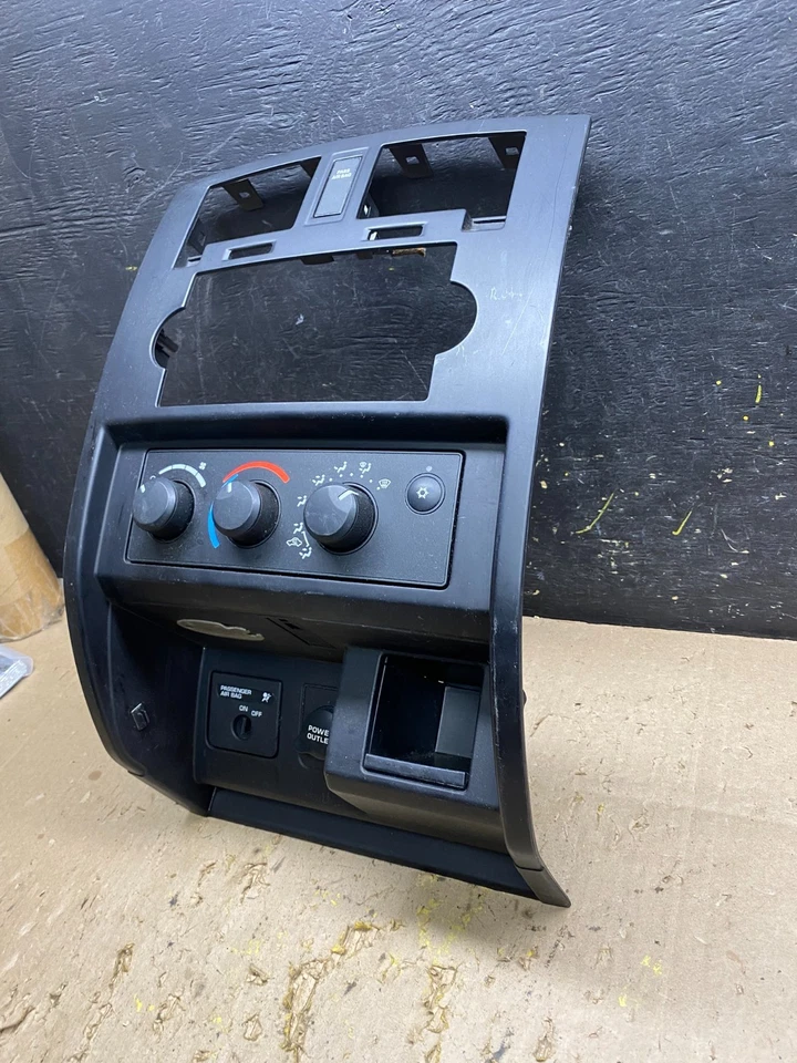 Dodge Dakota 2005 2007 control de temperatura climática radio panel bisel U5772 DG Foto 3 de 4