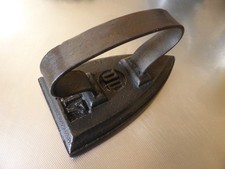 Ancien Fer à Repasser en Fonte D17 Vintage – Objet Déco / Collection  fin XIXe