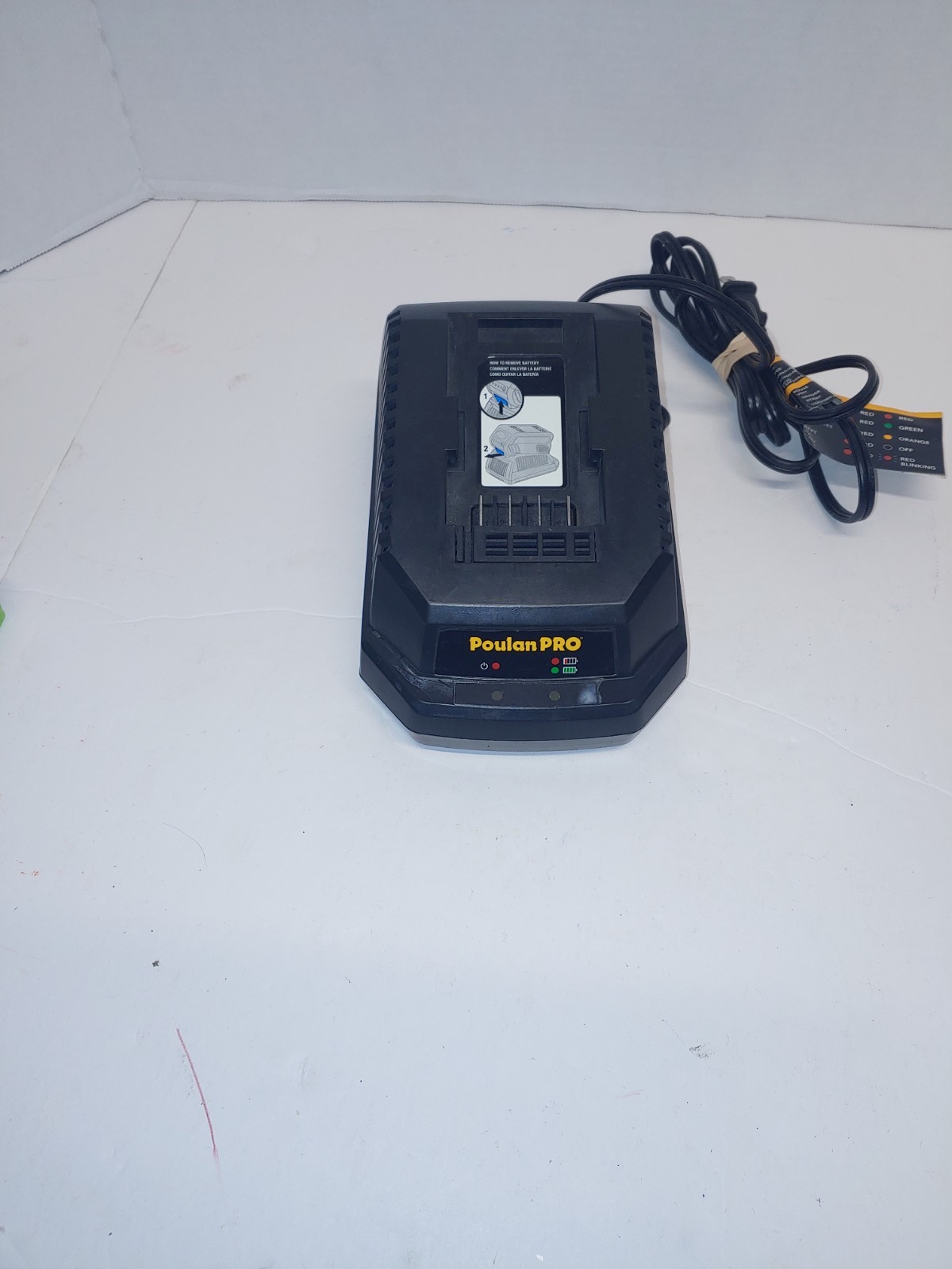Poulan Pro 40v LITHIUM-ION Dc 146Wh & 73Wh Battery Charger O