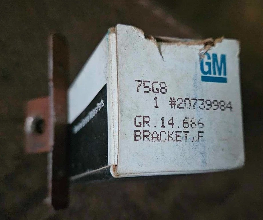Новый из старых запасов кронштейн подлокотника двери 1987 Oldsmobile 88 Firenza Buick Lesabre gm 20739984 - Изображение 3 из 4