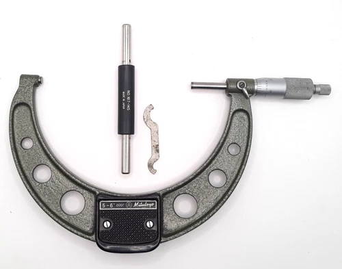 Mitutoyo 103-220 Outside Micrometer 5 - 6" Range .0001" Grad.