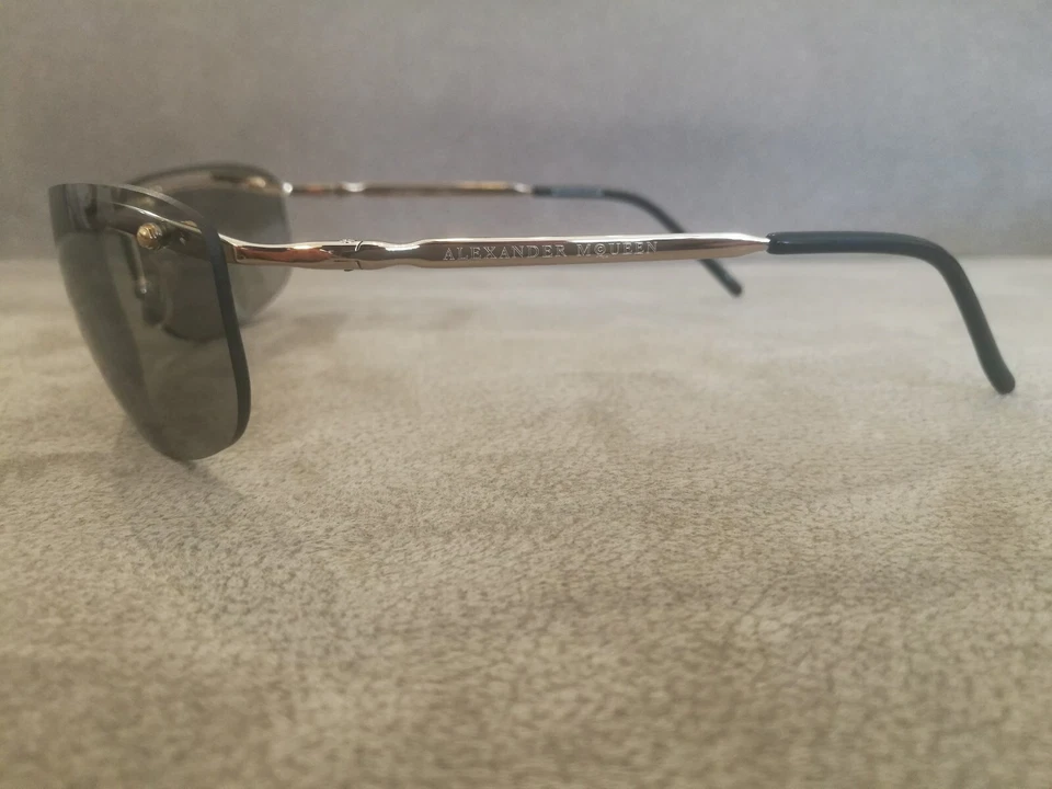 ALEXANDER McQUEEN Aviator Sunglasses Models 42-0027 Color Gold Green Lenses - Image 3 of 4