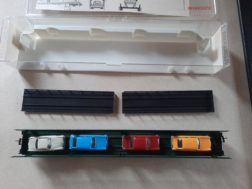 Fleischmann h0, PKW- Transporter mit 4 Winking PKw-Modelle, Artikel 52844, | Zustand: Gebraucht