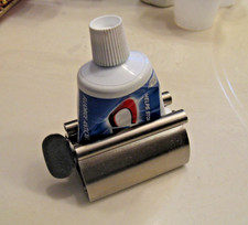 2PCS Toothpaste Roller Squeezer Tool Metal Tooth Paste Holder for Bathroom Kit