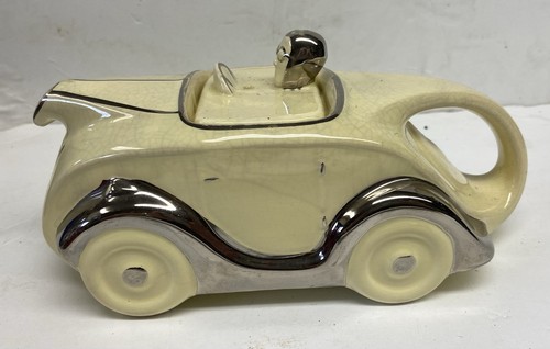 Teiera per auto da corsa Art Deco Sadler Pottery con smalto giallo crema. OKT42.