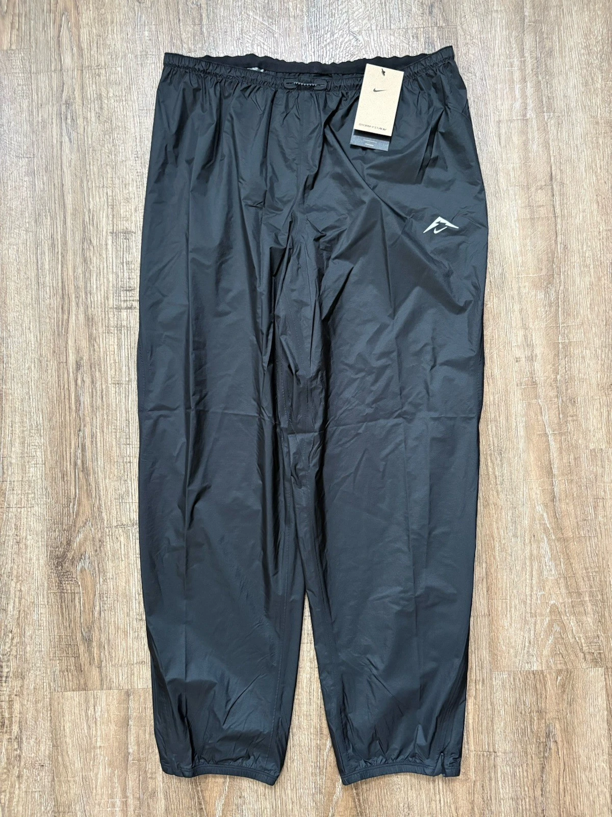 Nike Trailwind Storm-Fit ADV Waterproof Running Pants Black Sz Medium HV2159-010
Opens in a new wind
