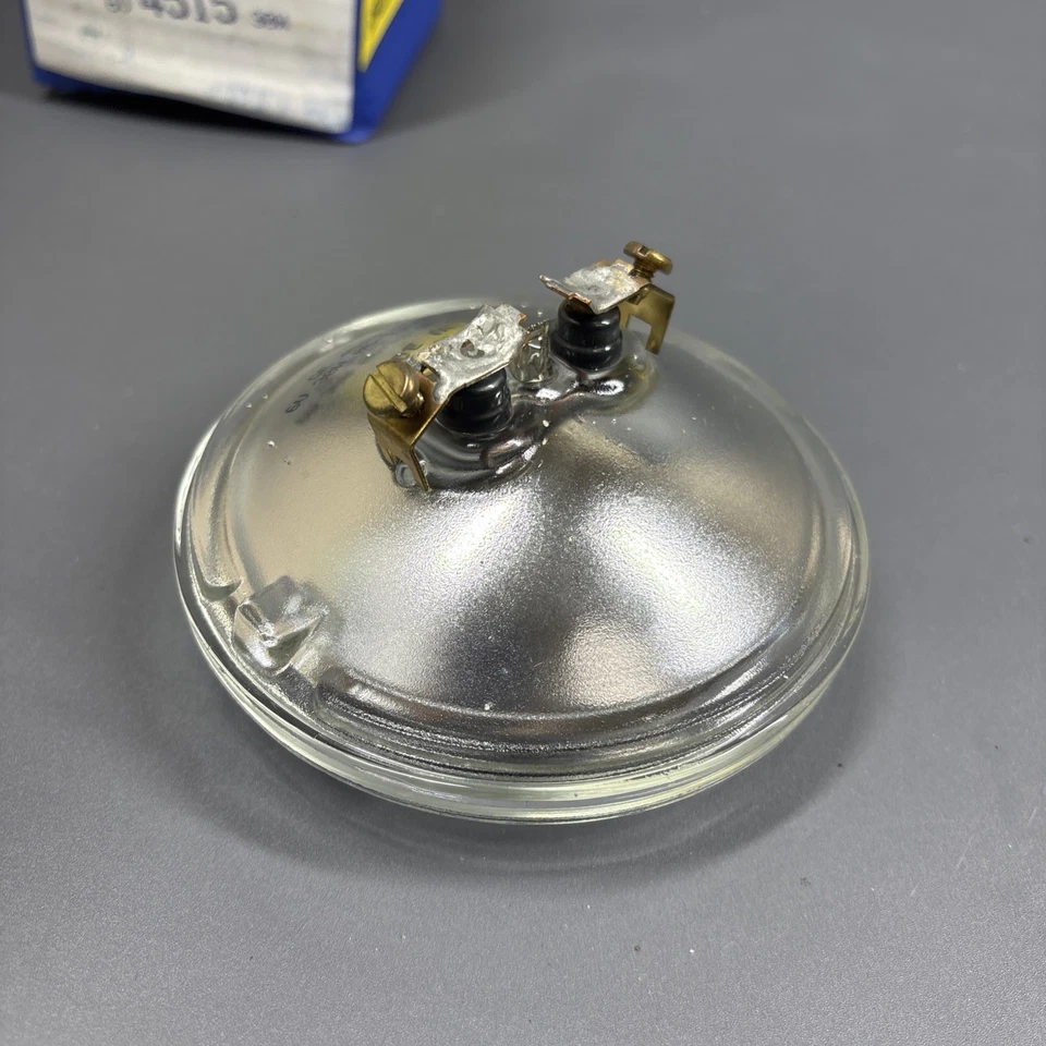 4515 - GE All Glass Sealed Beam Lamp, 30W, 6V, PAR 36 - Image 4 of 4