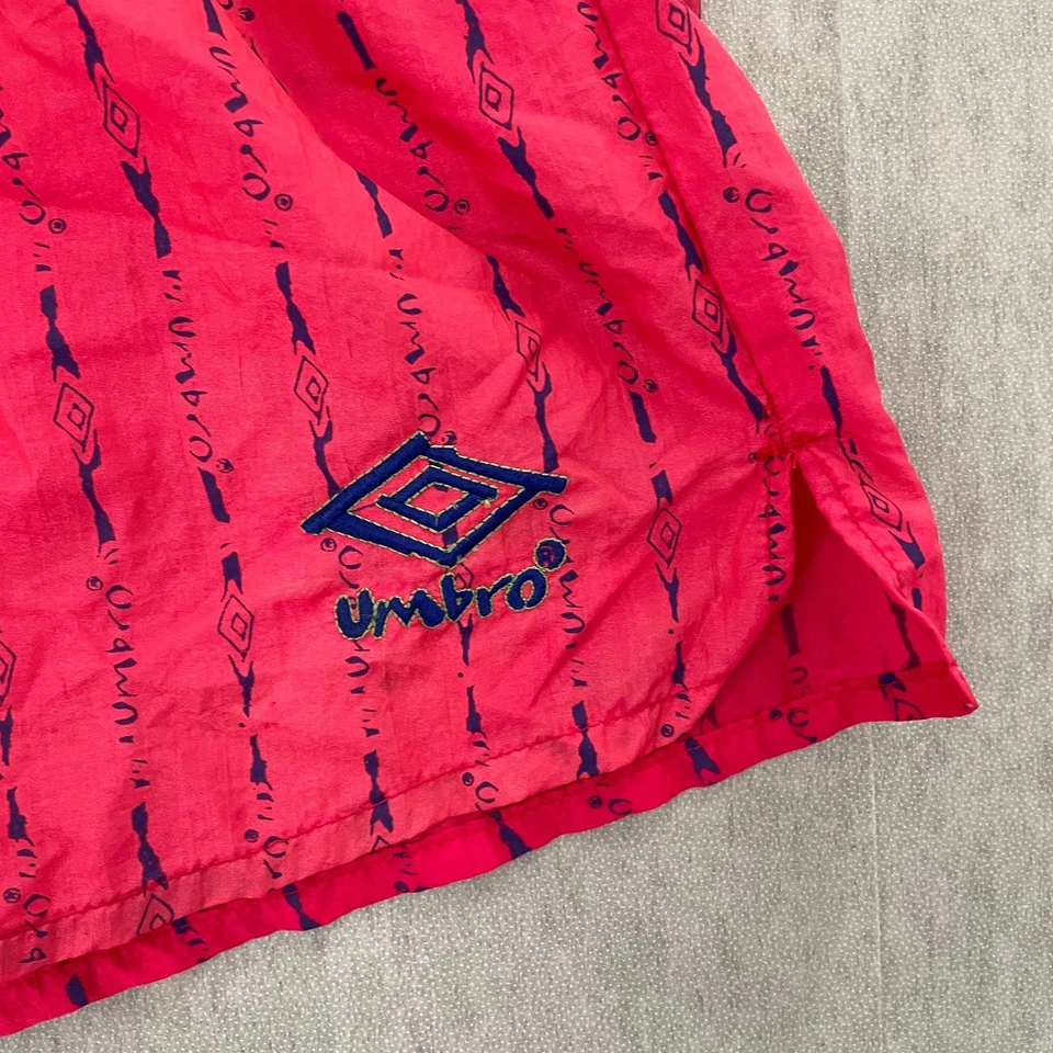 Pantalones Cortos Umbro DE COLECCIÓN Adultos Grandes Rosa Arena Fútbol Cortos Hechos en EE. UU. Para Hombres L 90s Foto 3 de 4