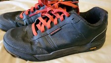 Bontager Black Sneaker Red Laces Sz 9 Vibram Sole Used Great Item