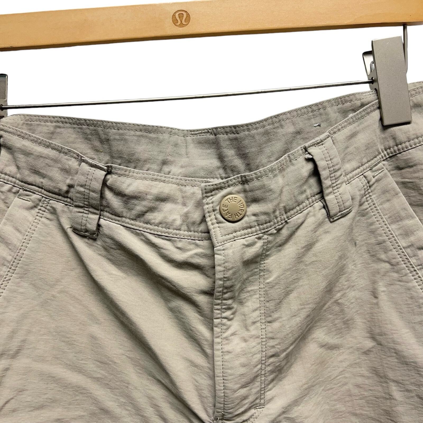 The North Face Horizon II Shorts in Beige Men’s Size 32 thumbnail 3
