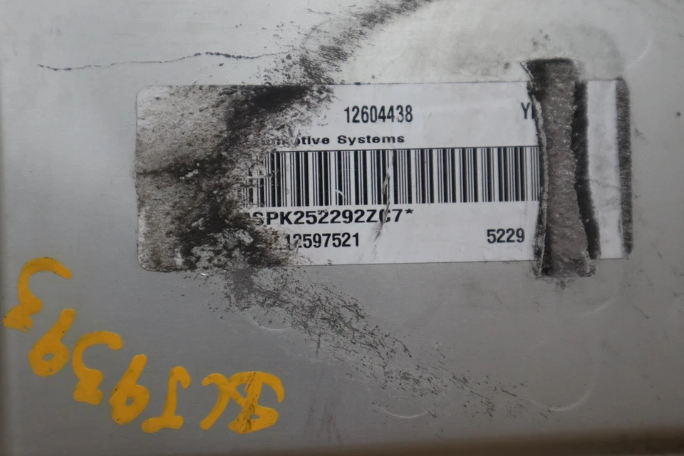 2006 Isuzu Ascender S 4.2 unidade módulo de controle do motor ECM ECU peça OEM 12604438 - Imagem 3 de 4