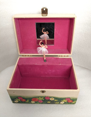 BG. Design Philipp Sweden Ballerina Boy & Girl Sit on Turtle Jewelry Music Box