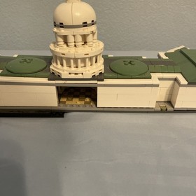 LEGO ARCHITECTURE: US Capitol 21030 ~90% complete no box or instructions