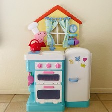 Peppa Pig  s Little Kitchen Deluxe Playset 2017 COMPLETE SET