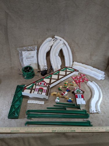 Vintage 1992 Santa’s Ski Slope Motorized Christmas Decoration WORKING