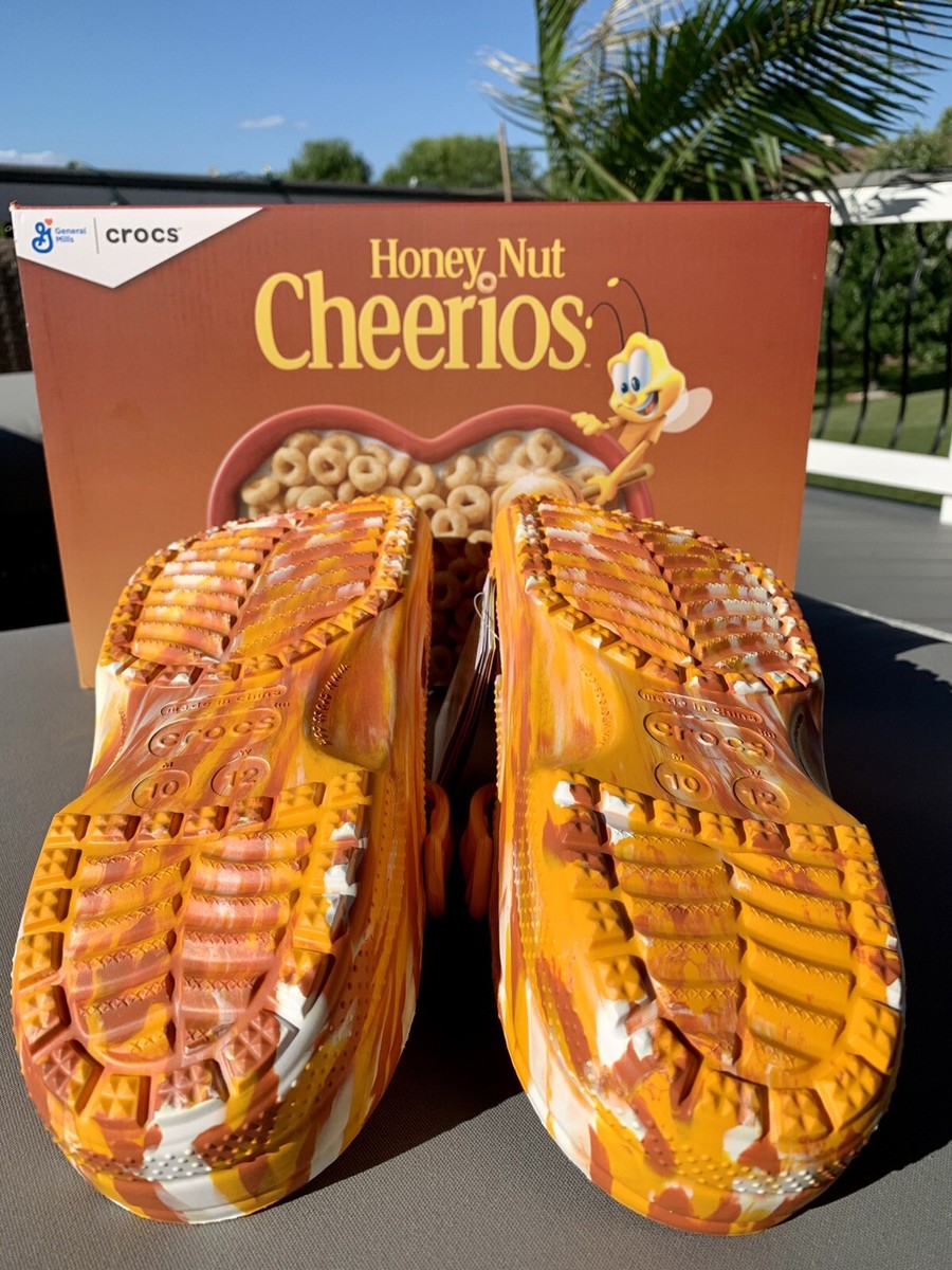 Crocs Honey Nut Cheerios Classic Clog Size Men display picture 1