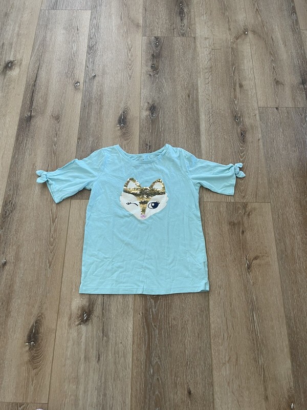 Carters kids  girl top sky blue with a sequin fox on the front size 14 