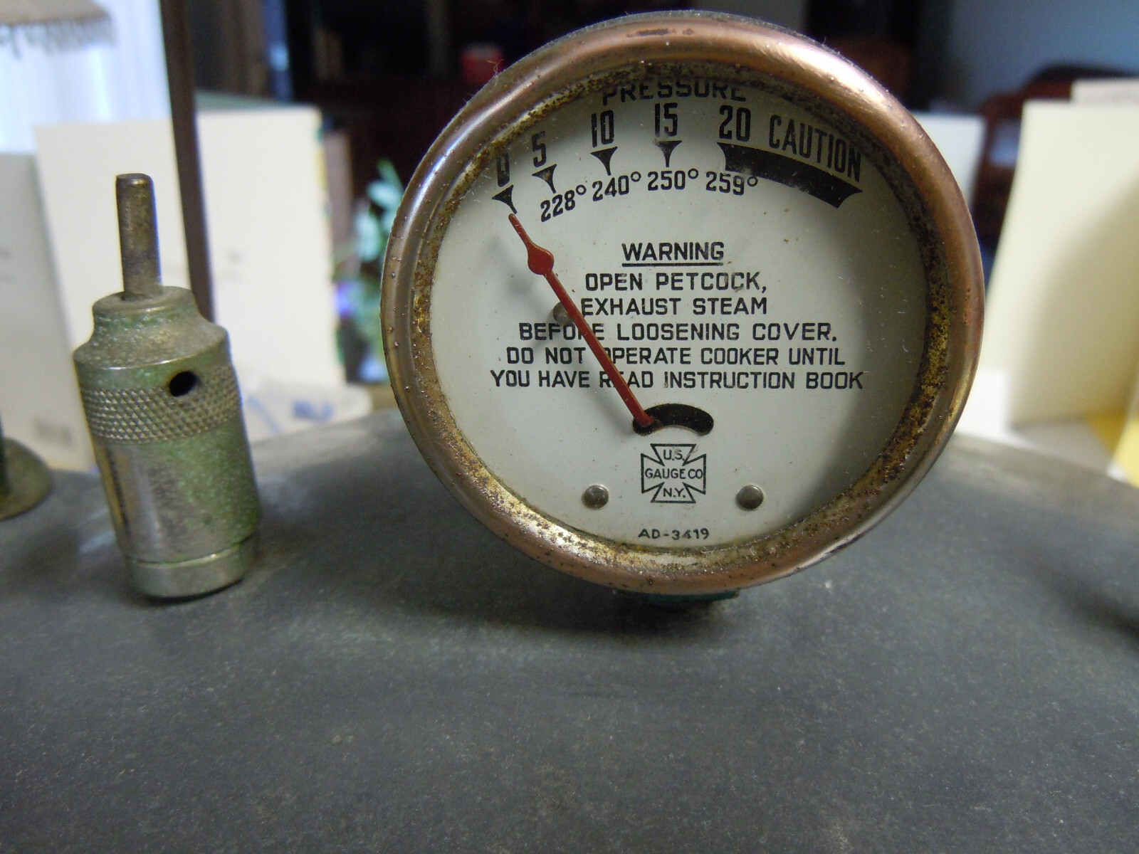 ANTIQUE / VINTAGE " KOOK KWICK " STEAM PRESSURE COOKER COMPLETE W