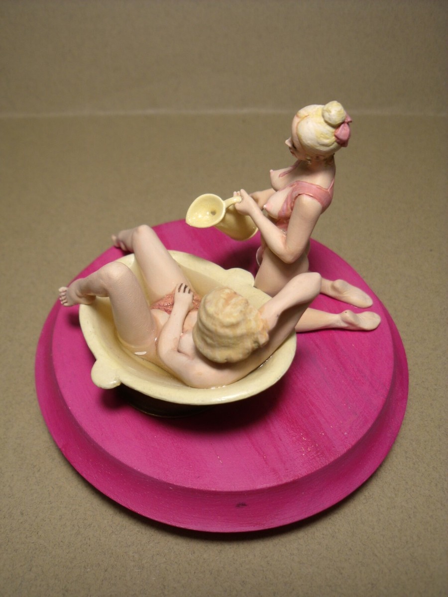 Figurine 1/18 Dorothée – VROOM – Résine à Coller – Mercedes 1970 – Minichamps/Norev
