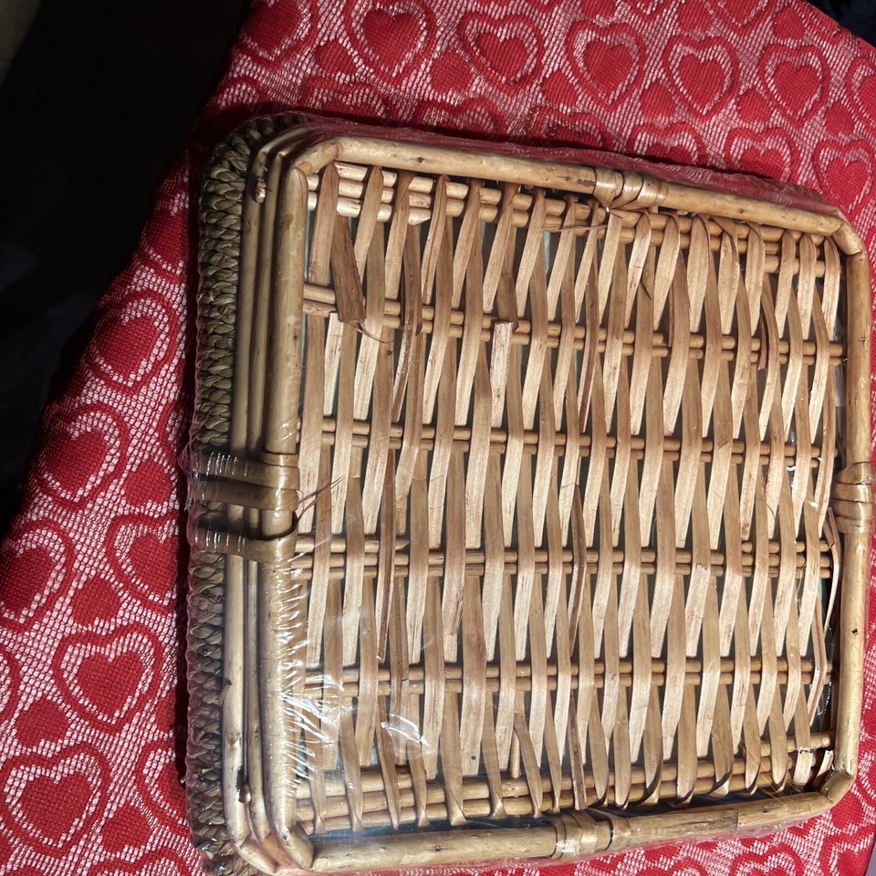 NEW, Essential Design Bath Beauty Accessories 8 pc Set Personal Spa