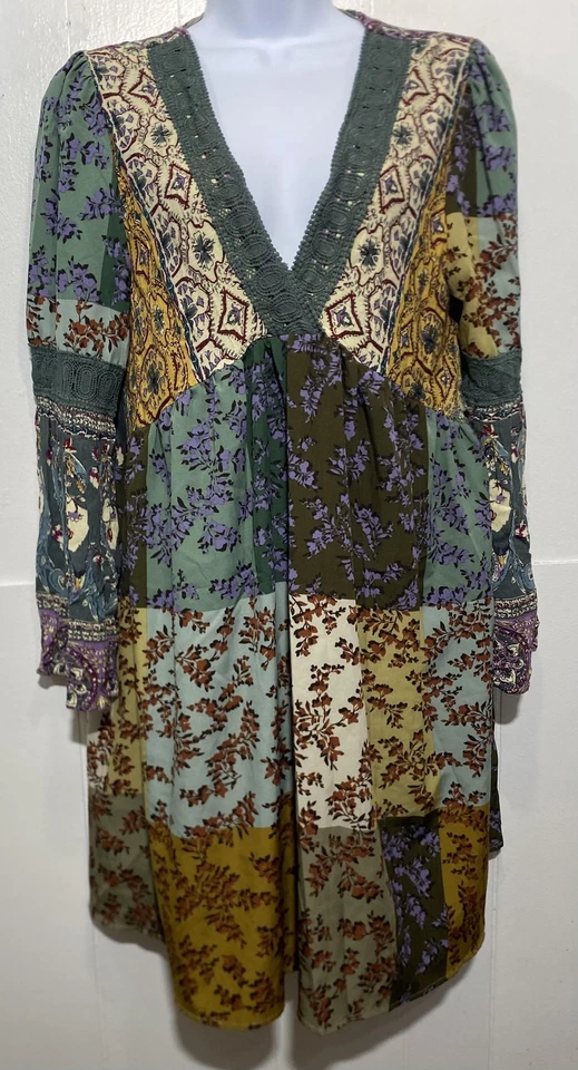 Vestido Davi & Dani Mujer Mediano Retazos Boho Floral Cuello en V Mangas Largas Bolsillos Foto 2 de 4