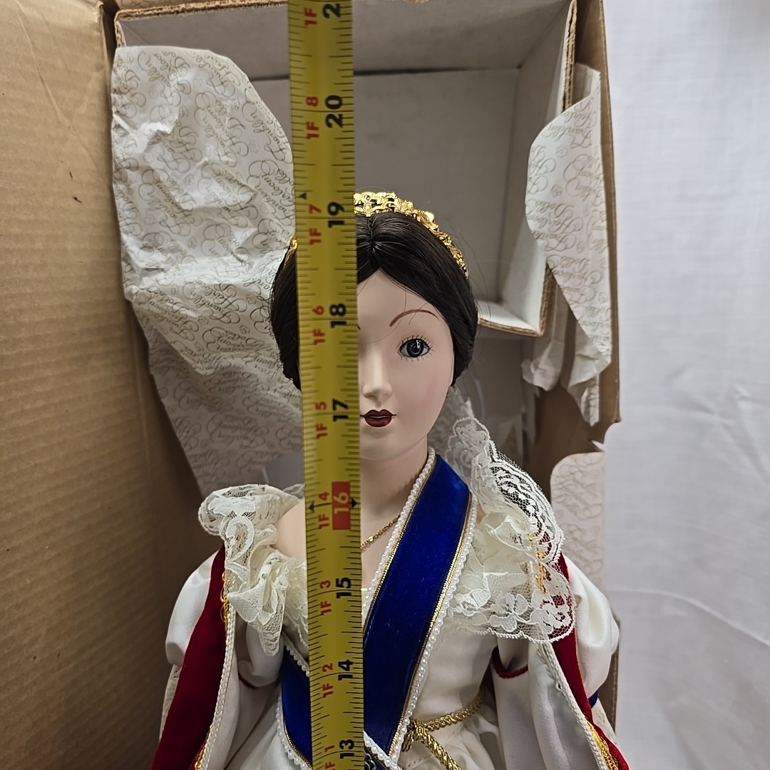 コレクション VICTORIA REGINA Franklin Mint 1983 Queen Victoria Regina Royal Family Heirloom