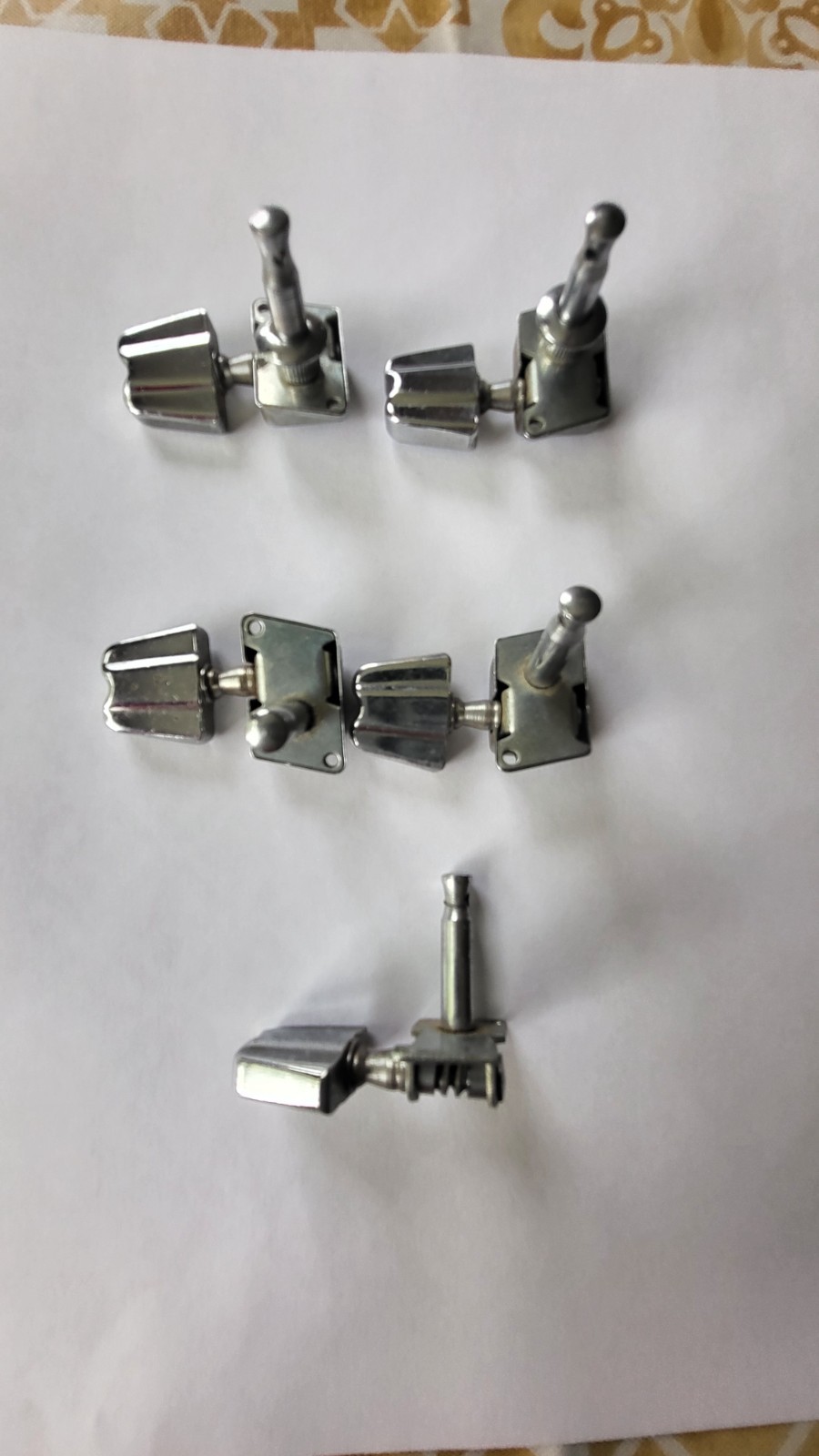 Acoustic Guitar String Tuning Pags. 3 missing parts - please see photos