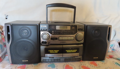 Vintage AIWA CA-DW320U AM/FM Radio CD Player Dual Cassette Boombox