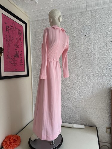 Vestido rosa vintage años 70-Maxi-Poliéster-Mod-Gogo-Cottage-Coquette-Pequeño - Imagen 9 de 14
