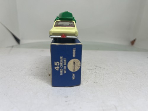 Matchbox Lesney 1-75 Series 45B Ford Corsair with Boat Circa 1965 Cream Boxed - Picture 4 of 18