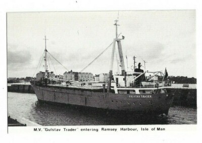 M.V. Gulstav Händler betritt Ramsay Hafen, Isle of Man, Repro Postkarte.  