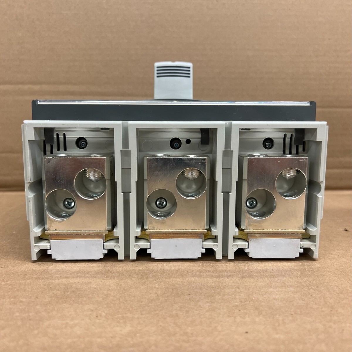 New ABB SACE Tmax XT6N 800 3 Pole 800 Amp 600v Circuit New ABB SACE Tmax XT6N 800 3 Pole 800 Amp 600v Circuit