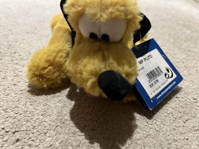 DisneyLand Paris Pluto liegende Beanie Plüschtier Stofftier mit Etikett