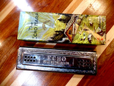 VINTAGE M. HOHNER "THE ECHO" HARMONICA IN ORIGINAL GRAPHIC BOX, MADE IN GERMANY