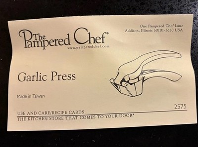 New Pampered Chef Garlic Press #2575 With Cleaning Tool And Box 
